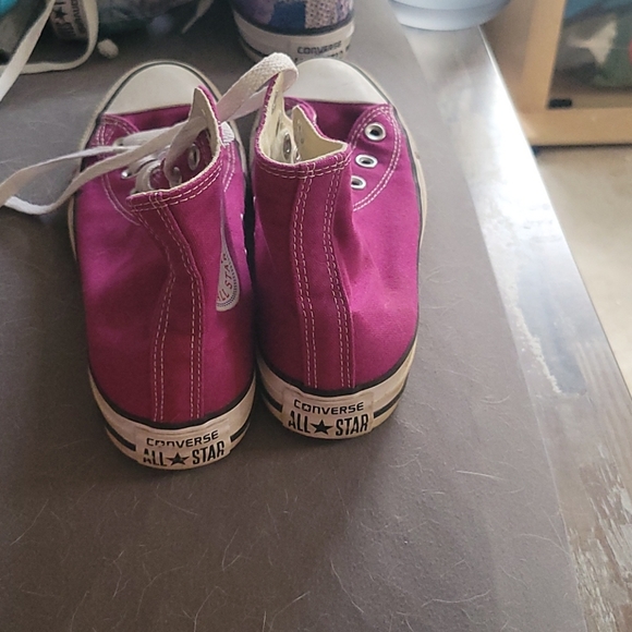 Converse - Picture 2 of 2